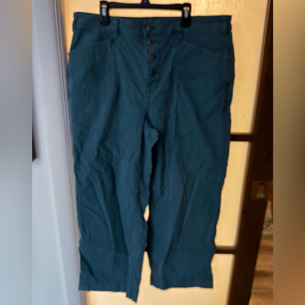 Duluth Trading Co Women's Shop Square Button-Front Teal Cropped Pants